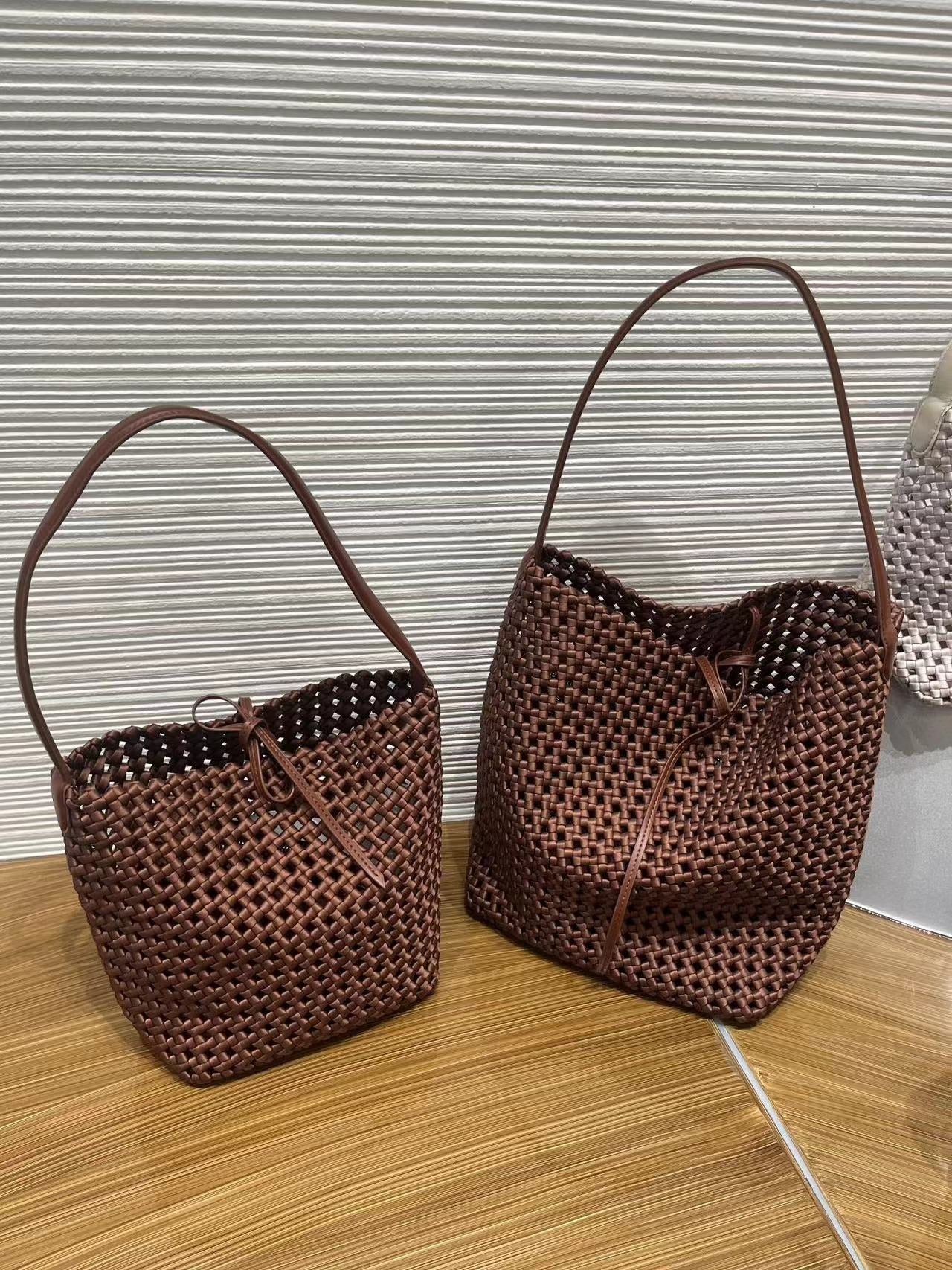 Women's Retro Hollow Woven Large Capacity Portable Shoulder Bags