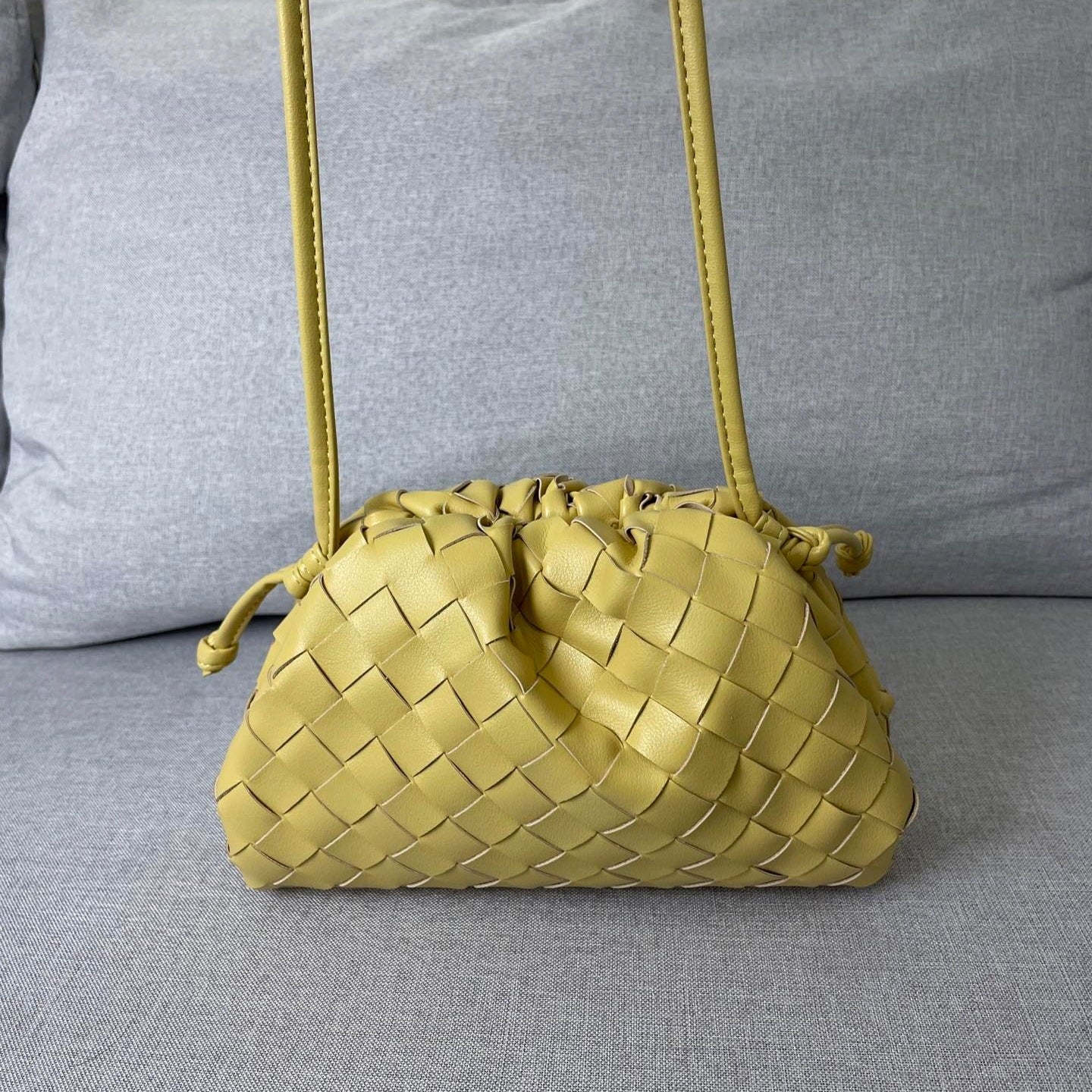 Women's Pleated Wind Woven Cloud Genuine Leather Magnetic Crossbody Bags