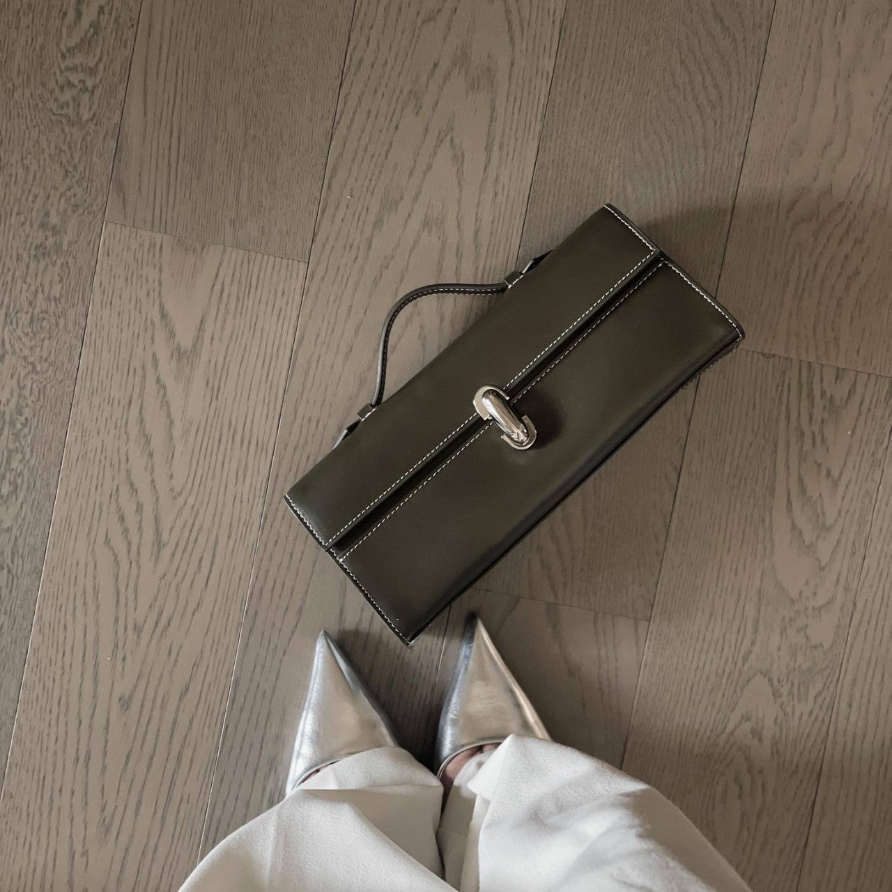 Women's Italian Light Luxury Long Design Vintage Handbags