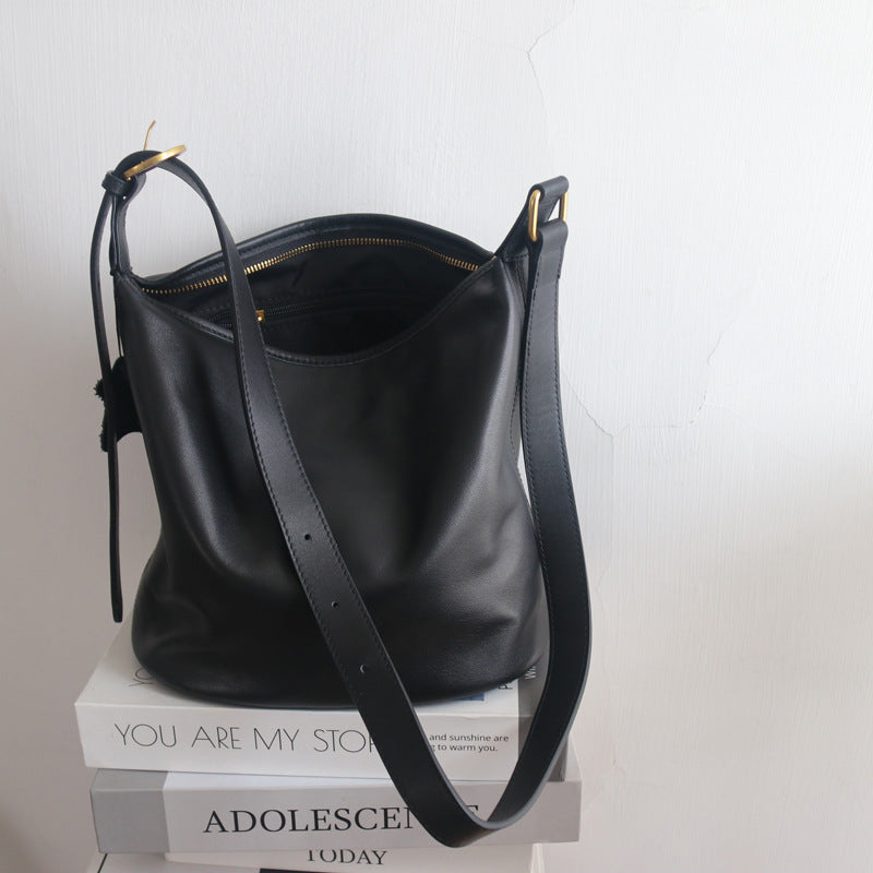 Women's Lightweight Soft Leather Simple First Layer Shoulder Bags