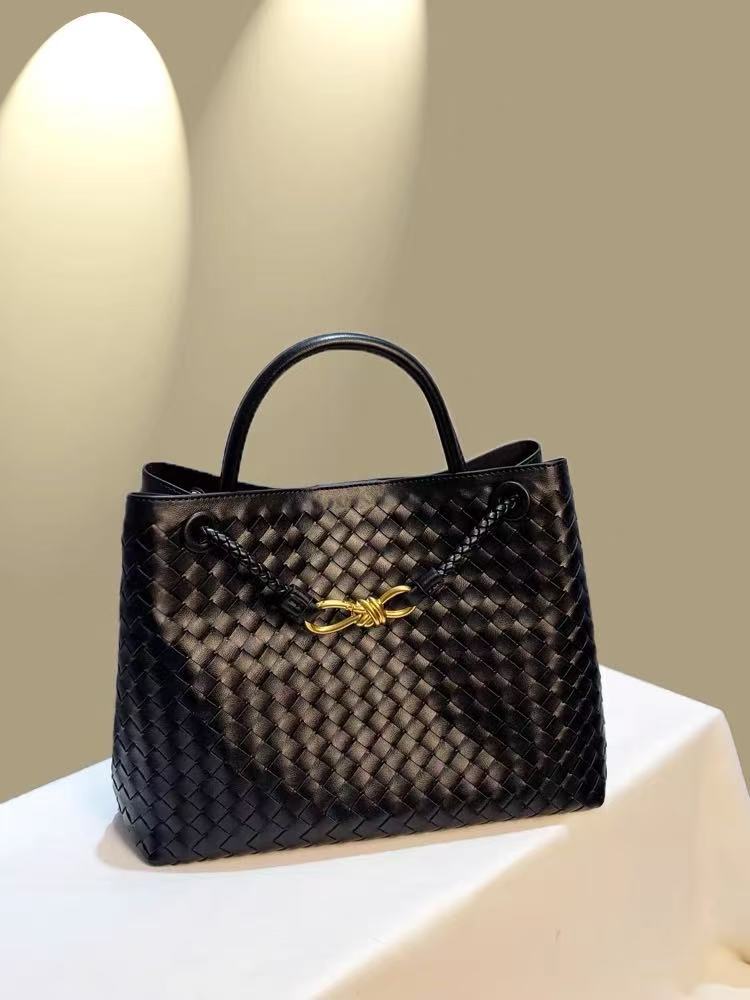 Attractive Women's Fashion Woven Spring Texture Handbags