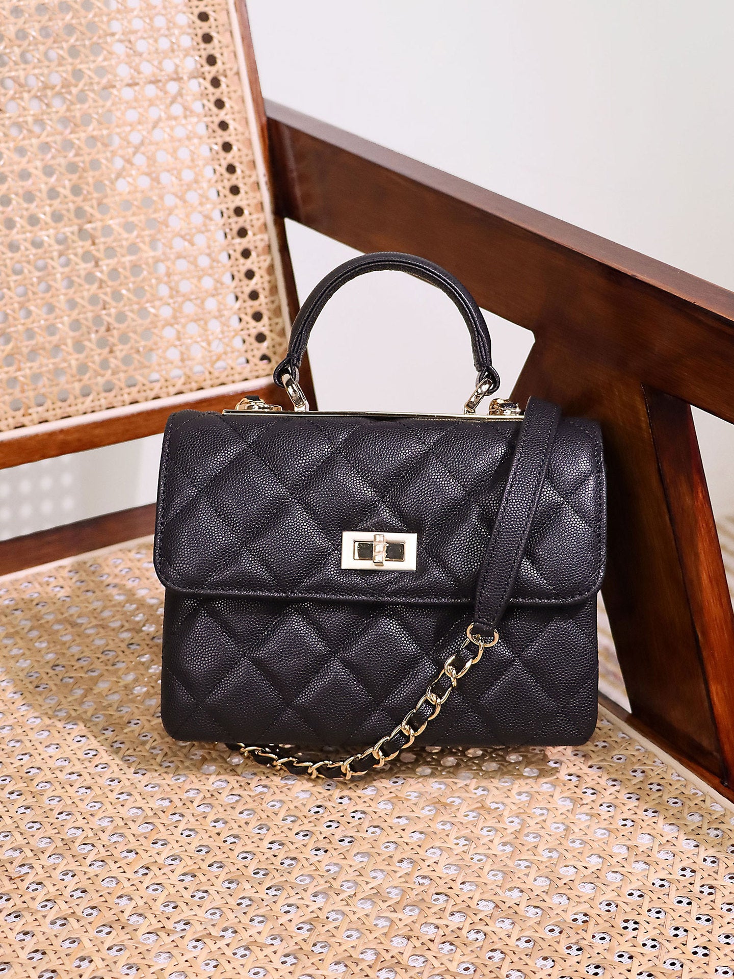Genuine Leather Classic Style Sandwich Diamond Crossbody Bags