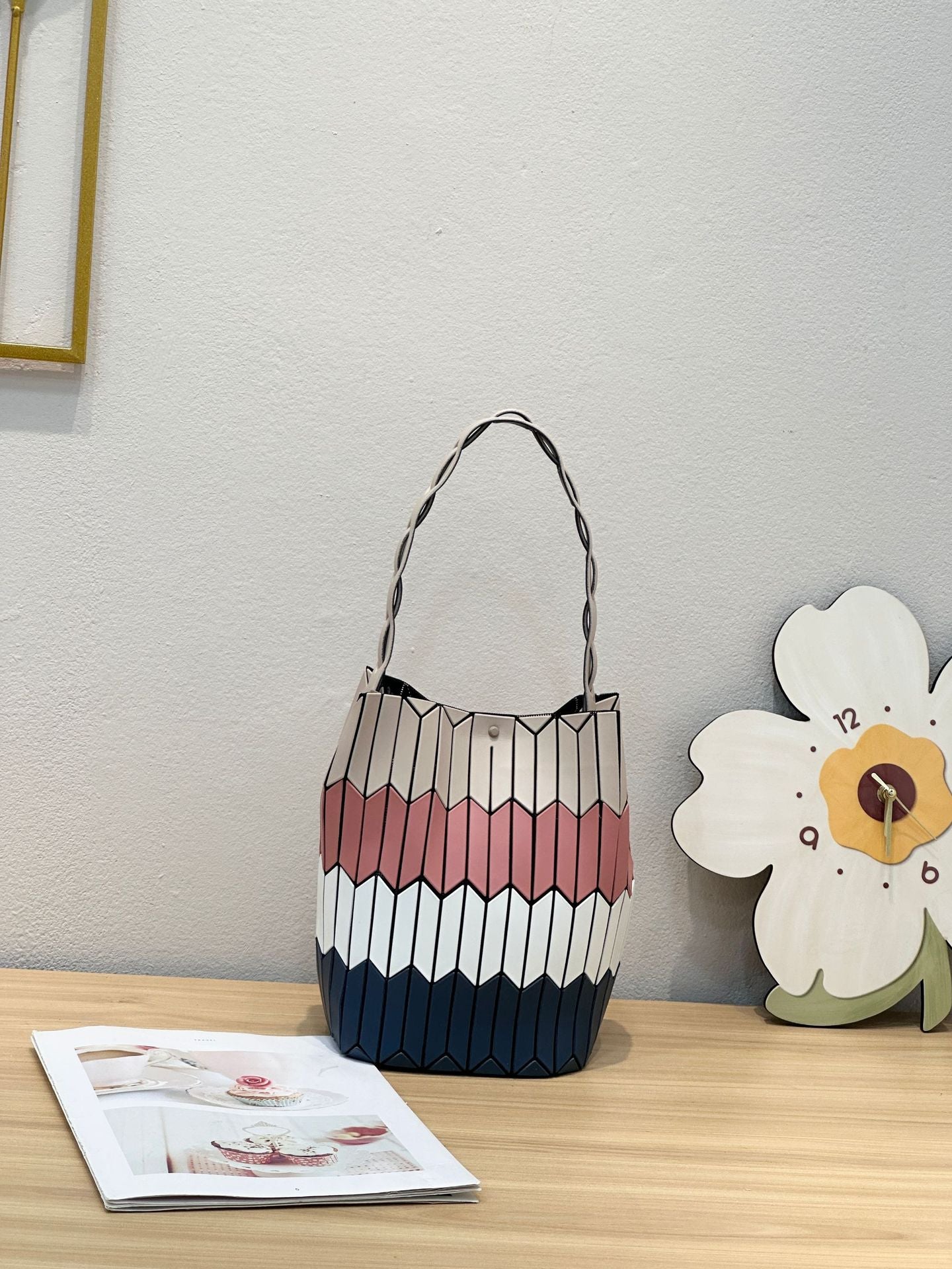 Women's Style Vegetable Basket Simple Fashion Rhombus Handbags