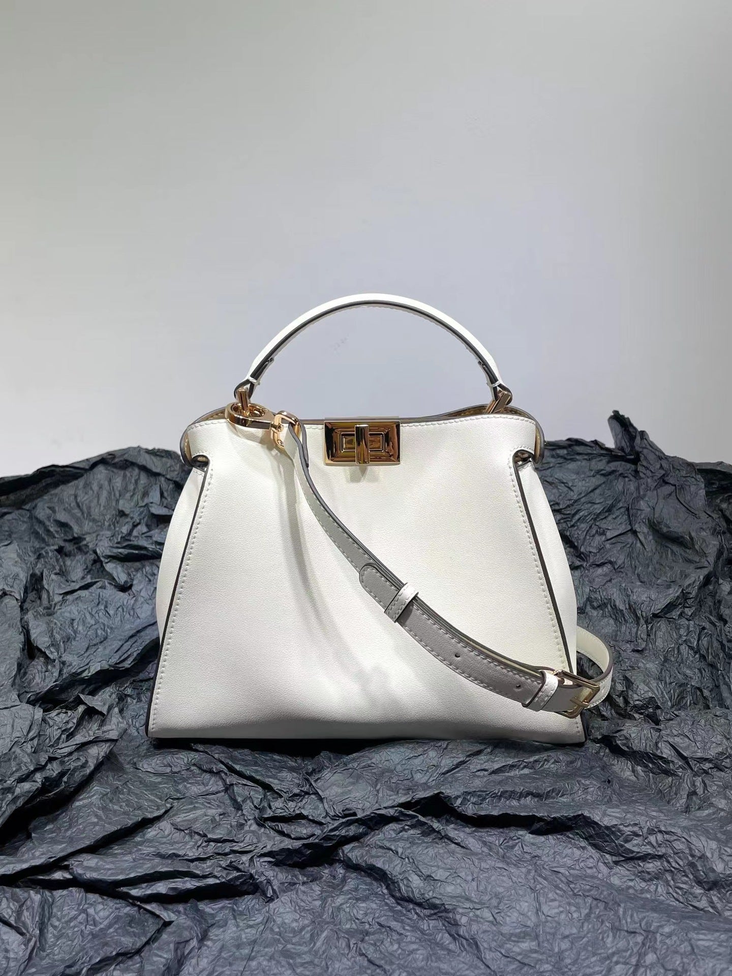 Women's Genuine Leather With Cat Design Catch Crossbody Bags