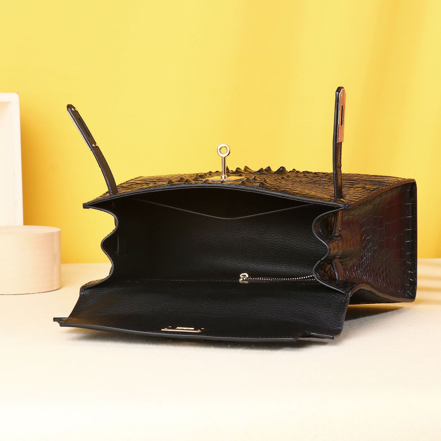 Women's Commuter Large Capacity Practical Classic Handbags