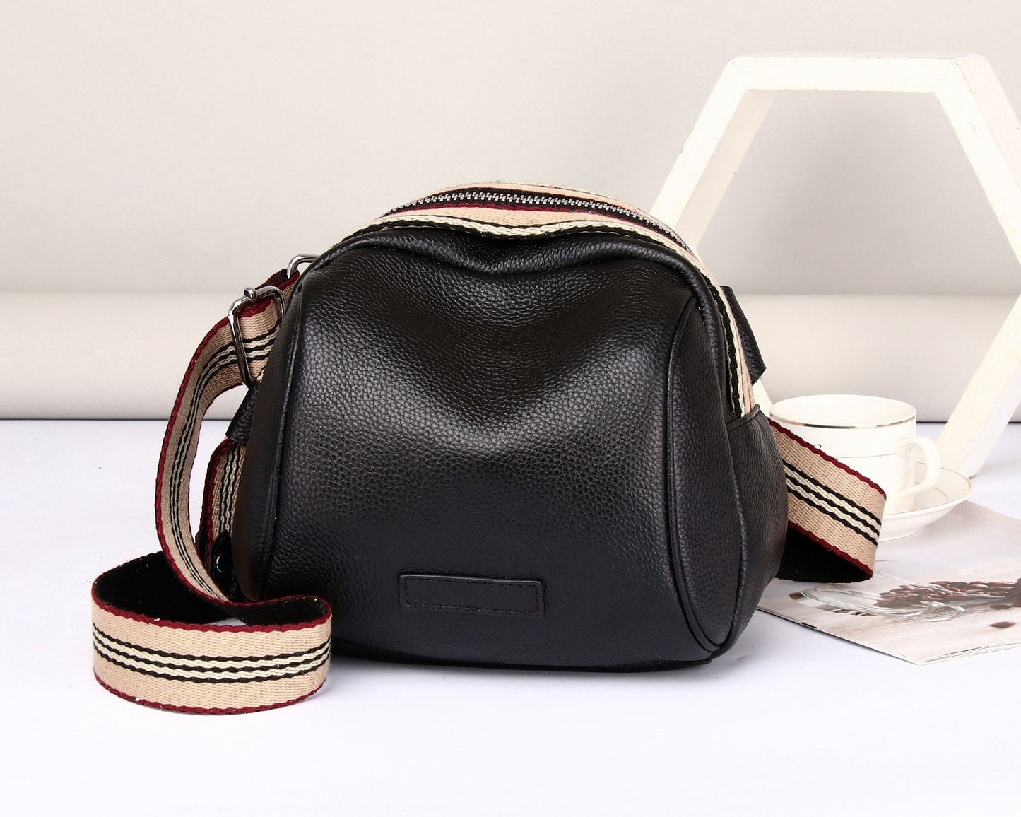 Women's Solid Color Fashionable Large Capacity Soft Shoulder Bags