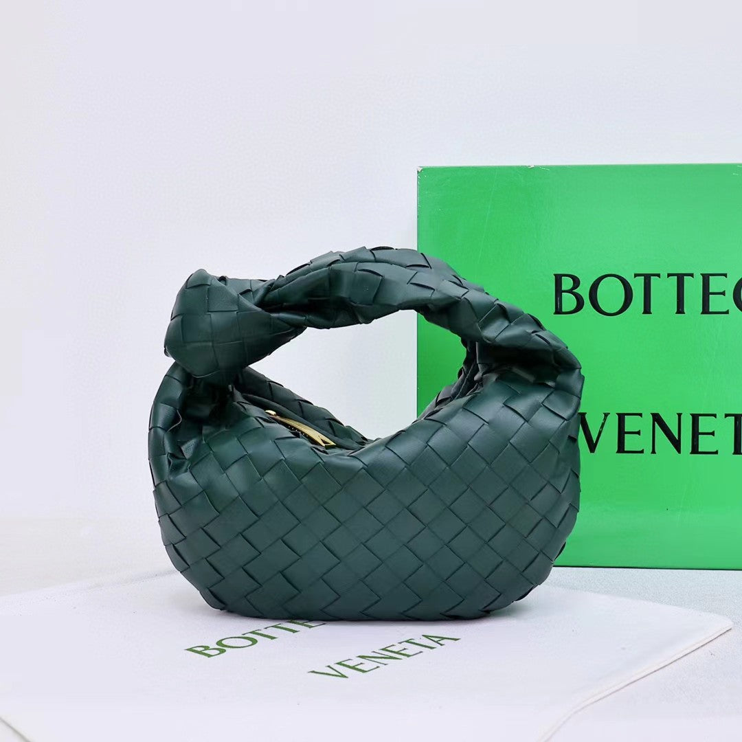 Croissant Knotted Clutch Light Use Large Handbags