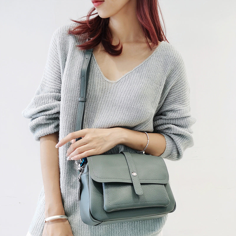 Women's First Layer Cowhide Large Capacity Textured Western Handbags