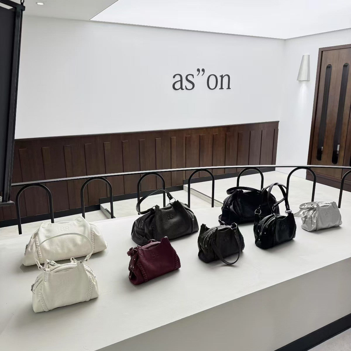 Versatile Women's Hobo Leather Large Capacity Handbags