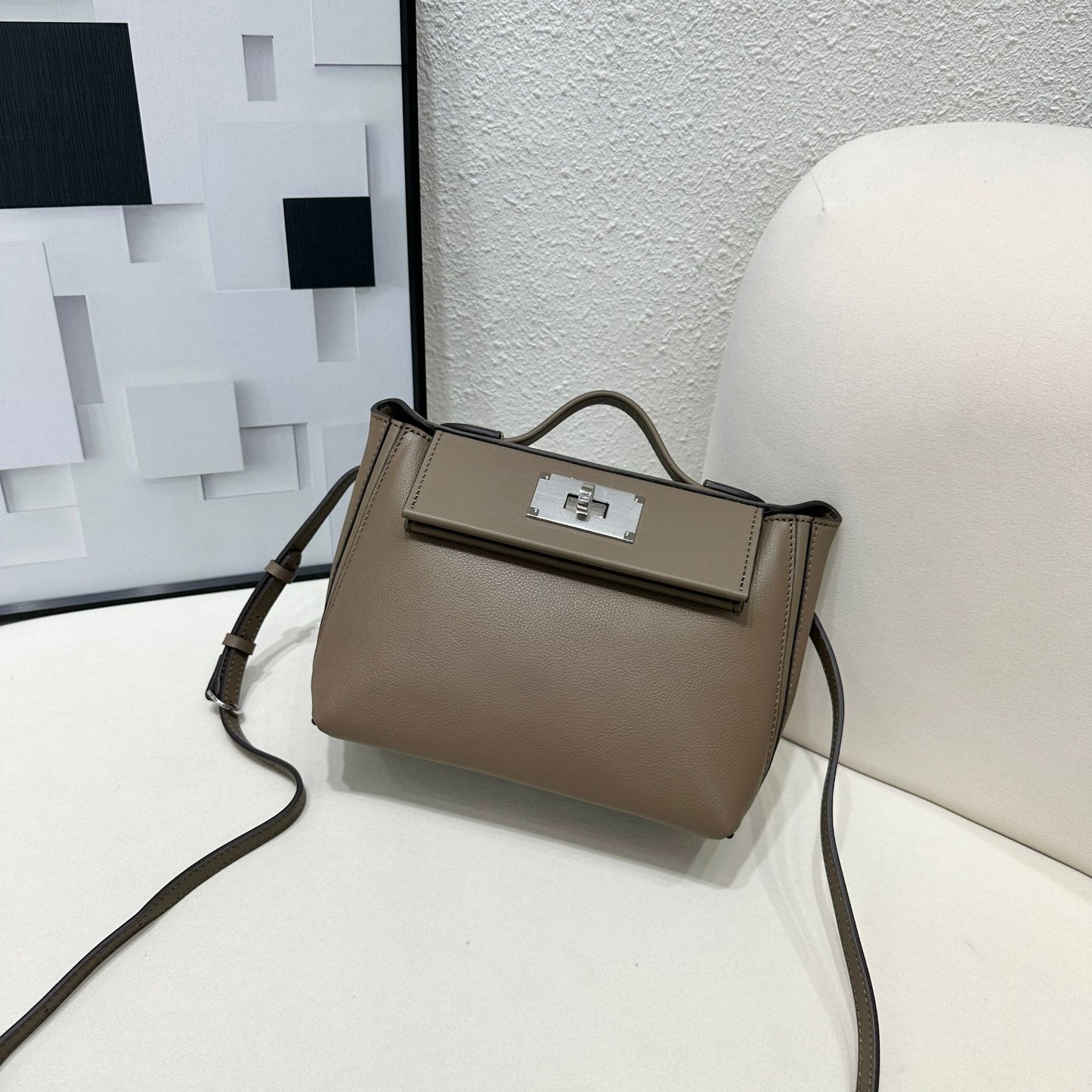 Women's Kelly Versatile Genuine Leather Retro Portable Crossbody Bags