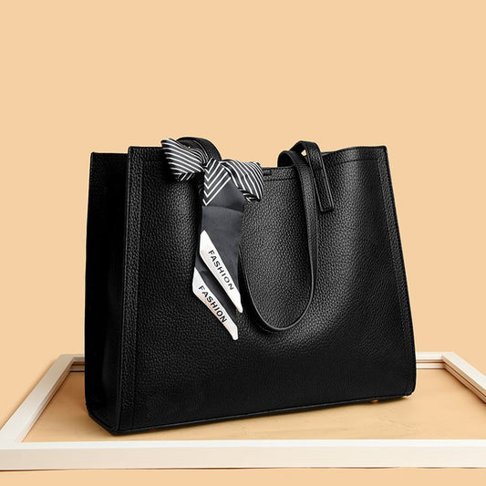 Wind Female Large Capacity Fashion Commute Handbags