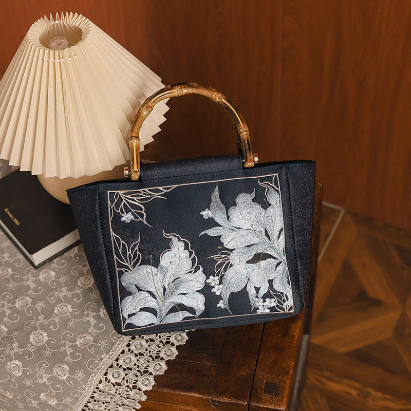 Comfortable Embroidered Chinese Style Cheongsam Banquet Handbags