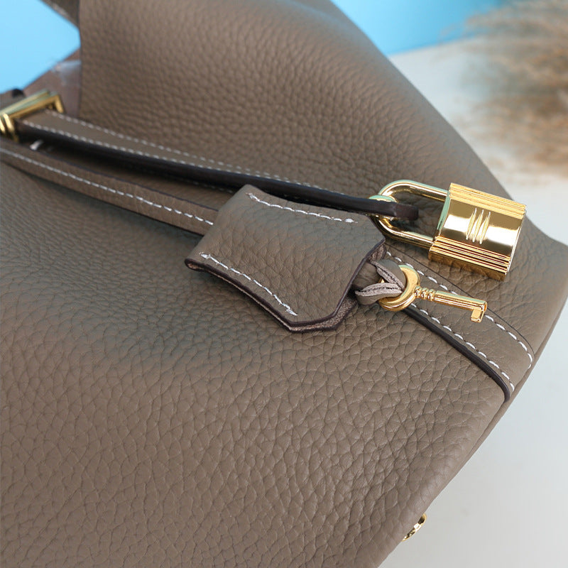 Women's Vegetable Basket Fashion Leisure First Layer Handbags