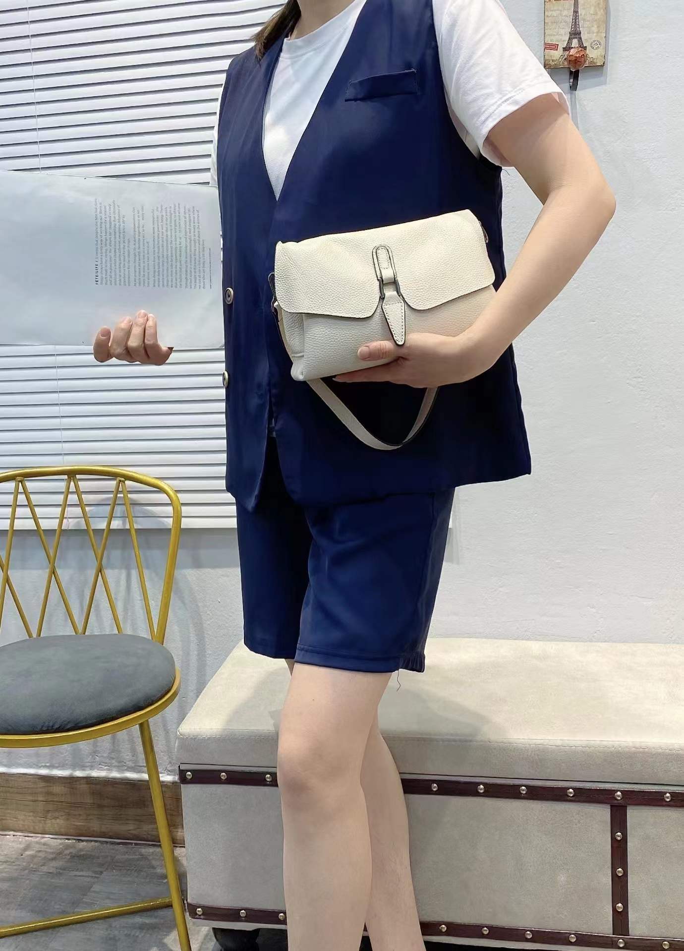 Women's First Layer Cowhide Single Medium Lady's Crossbody Bags