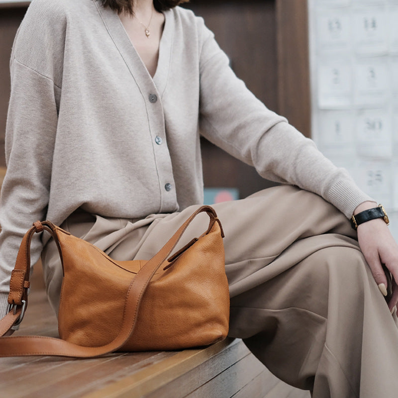 Women's Retro Genuine Leather Dumpling Lightweight Trendy Shoulder Bags