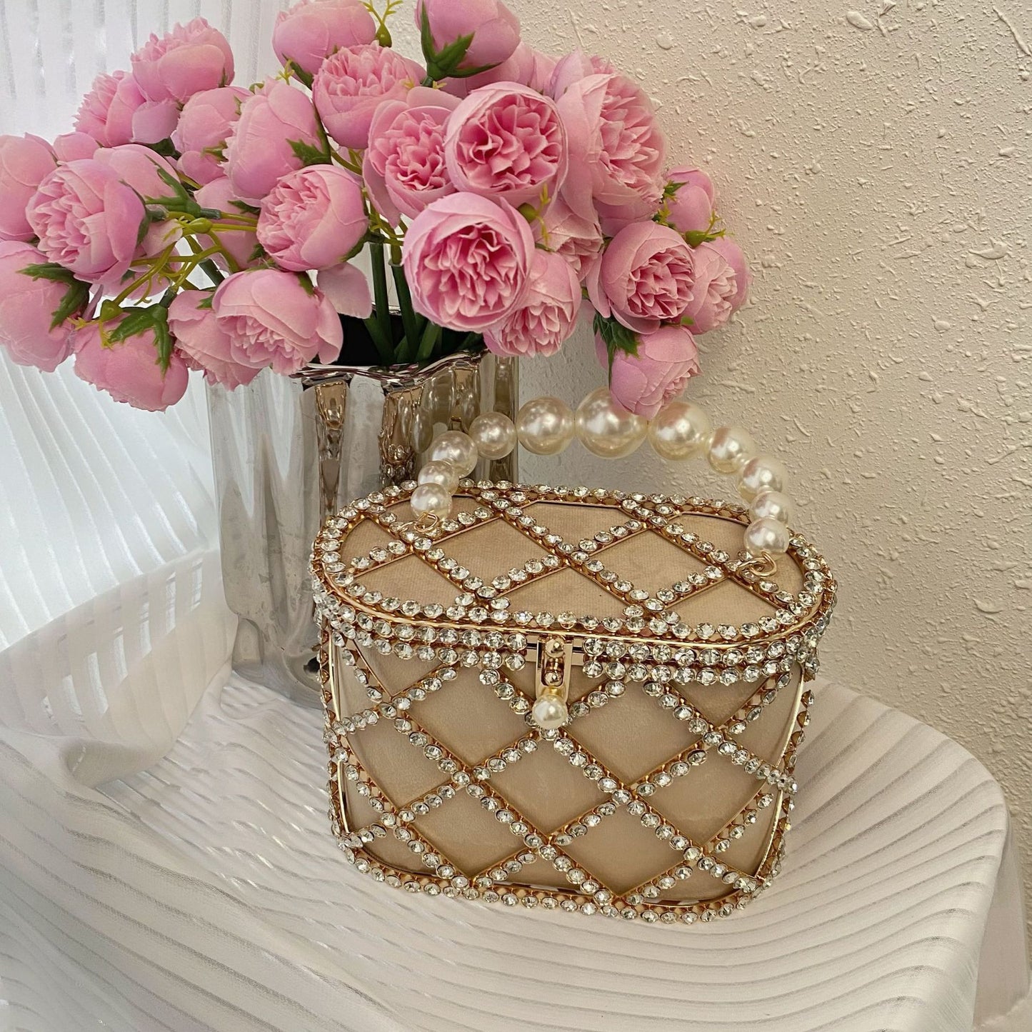 Diamond Shiny Studded Hand Pearl Crystal Dinner Rhinestone Bags