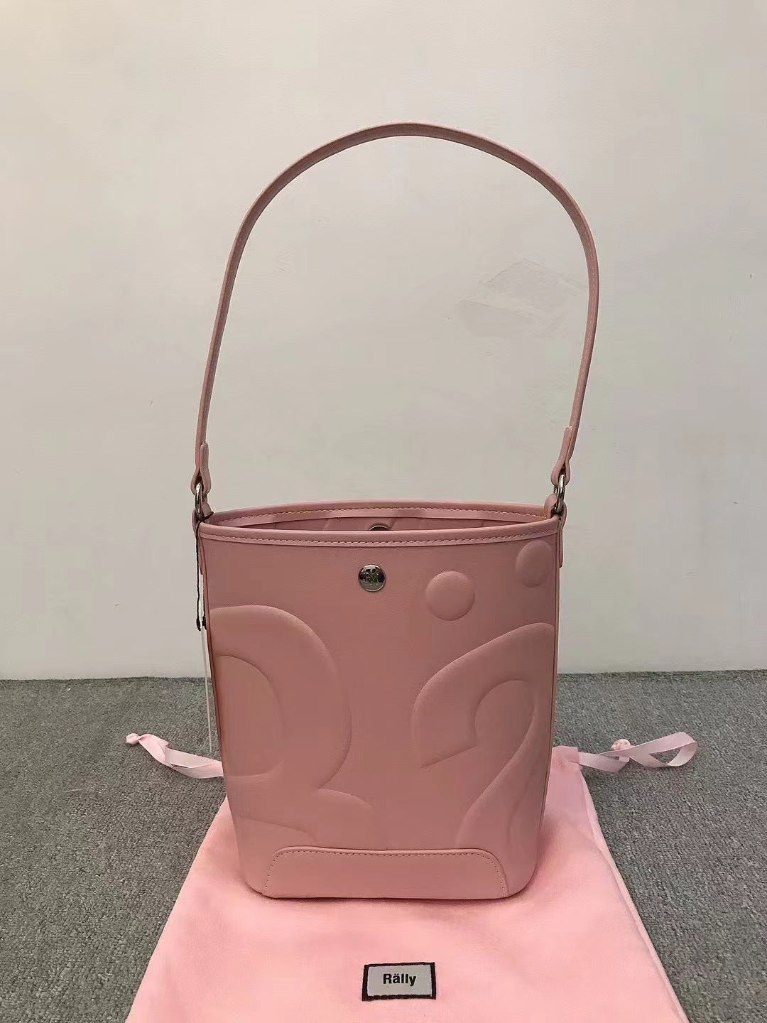Thailand Letter Embossed Niche Fashion Portable Bucket Bags