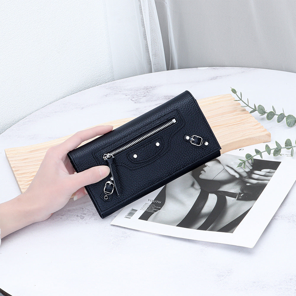 Women's First Layer Cowhide Motorcycle Rivet Chain Light Crossbody Bags