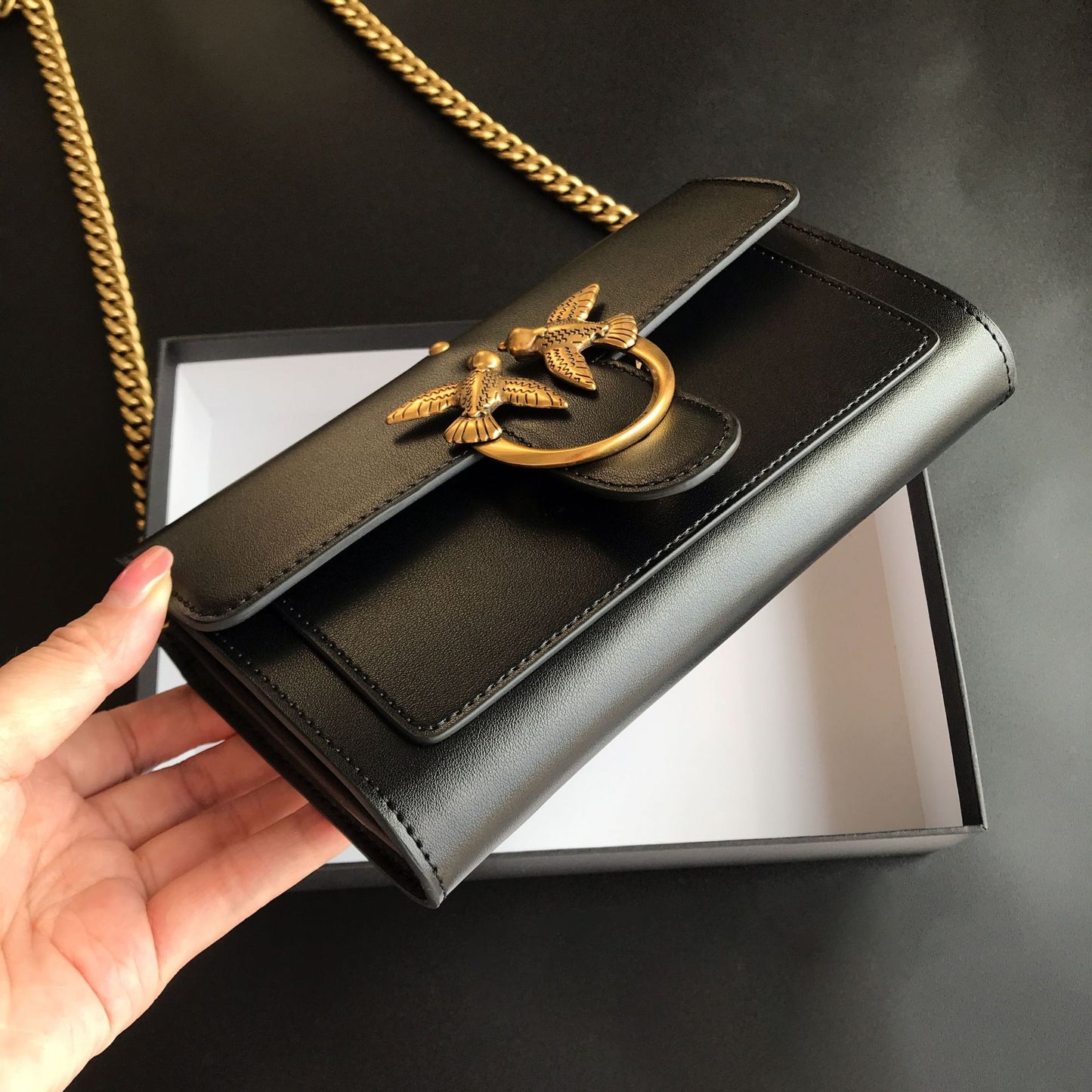 Classy Women's Flying Bird Swallow Chain Handbags