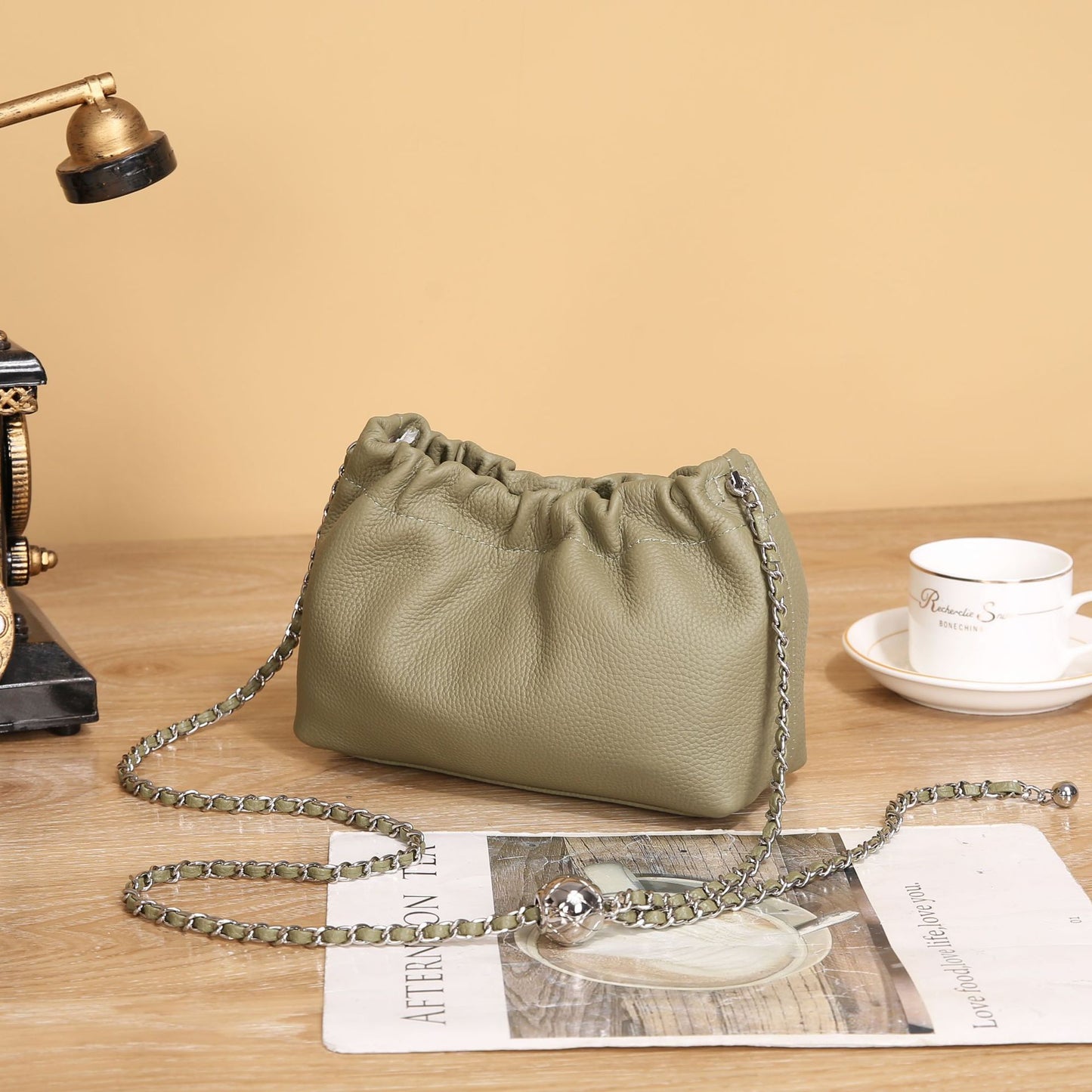 Women's Simple Magnetic Snap Dumplings Chain Golden Ball Crossbody Bags