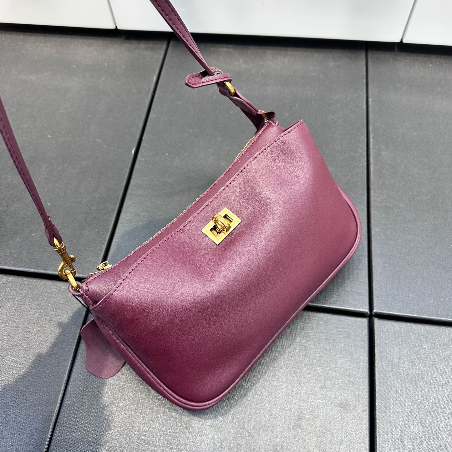 Cool Unique Genuine Leather Underarm Single Bags