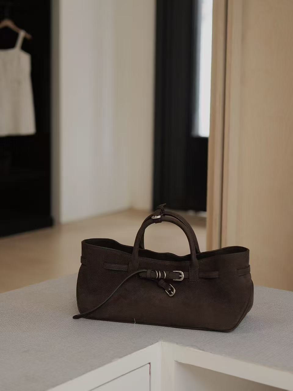 Cool Cowhide Large Capacity Retro Grinding Buckle