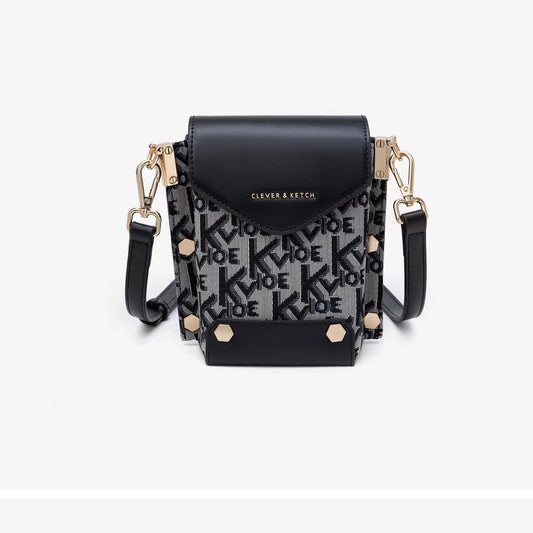 Women's Attractive Trendy Fashionable Rivet Chain Bags