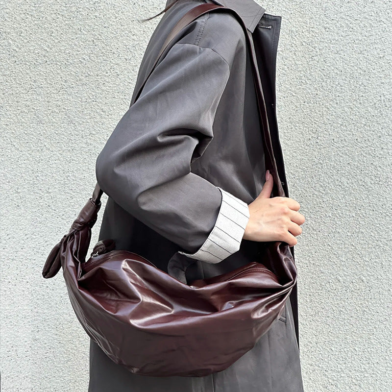 Design Oil Wax Cowhide Dumpling Commute Unisex Crossbody Bags