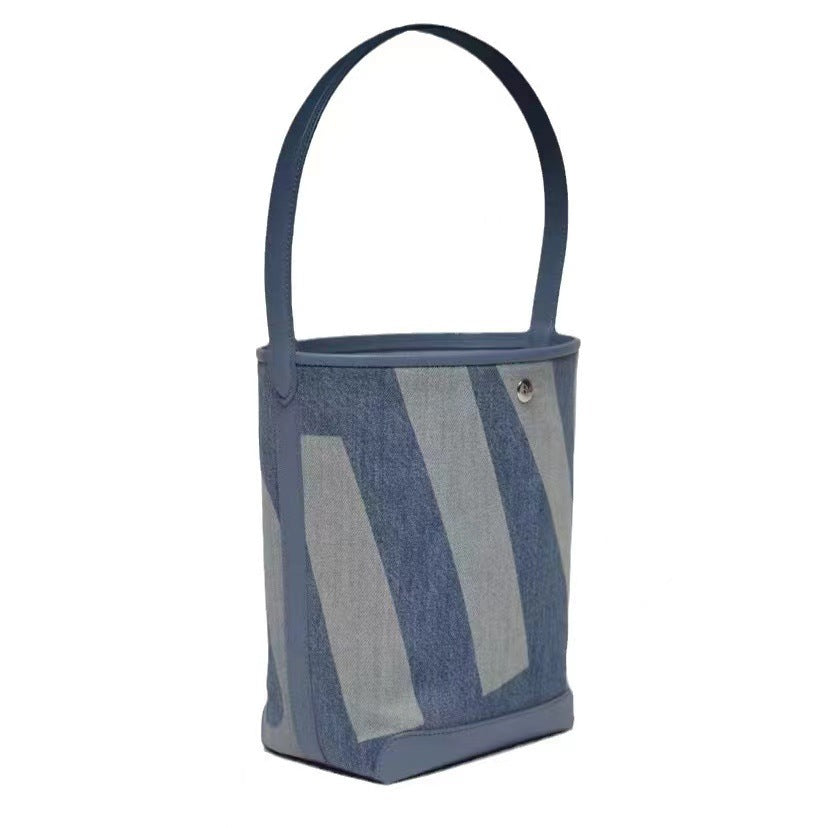 Women's Fashionable Large Capacity Letter Printing Shoulder Bags