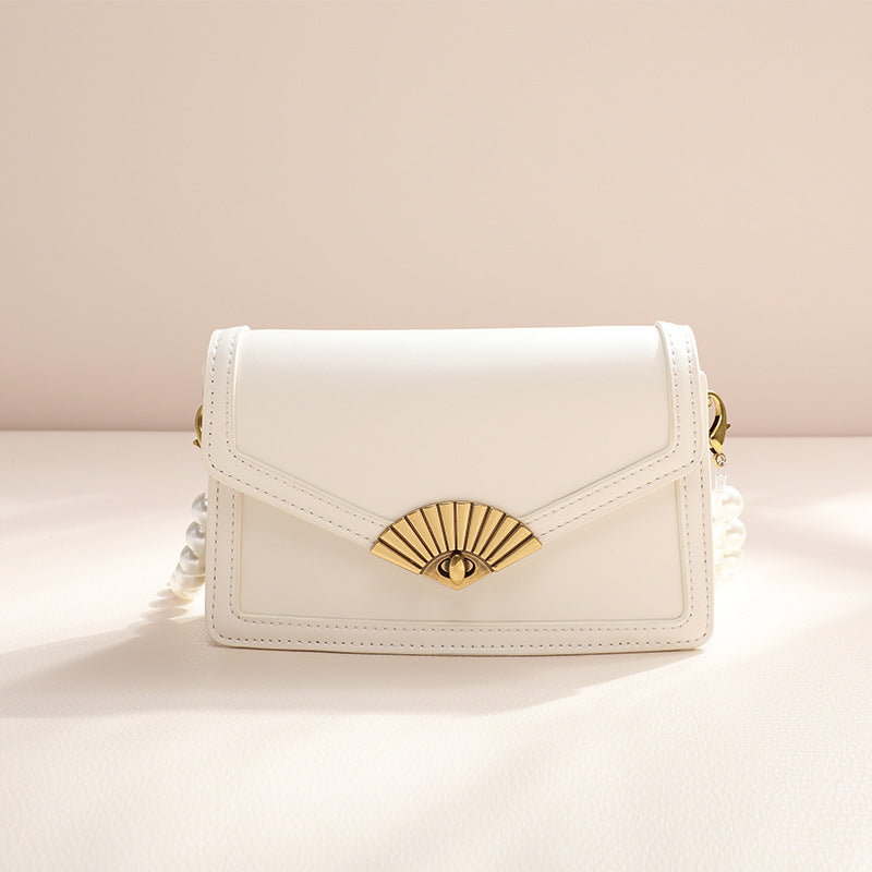 Women's Niche Summer Pearl Chain Retro Fashion Crossbody Bags