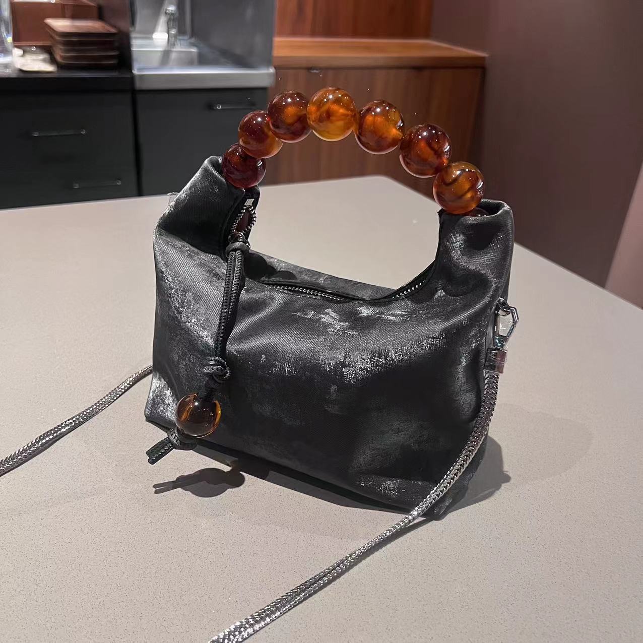 Women's Leather Pearl Niche Retro Textured Premium Handbags