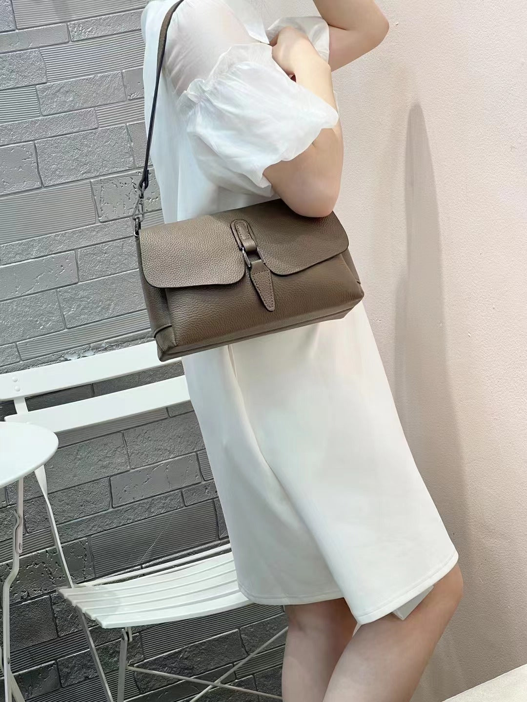 Women's First Layer Cowhide Single Medium Lady's Crossbody Bags