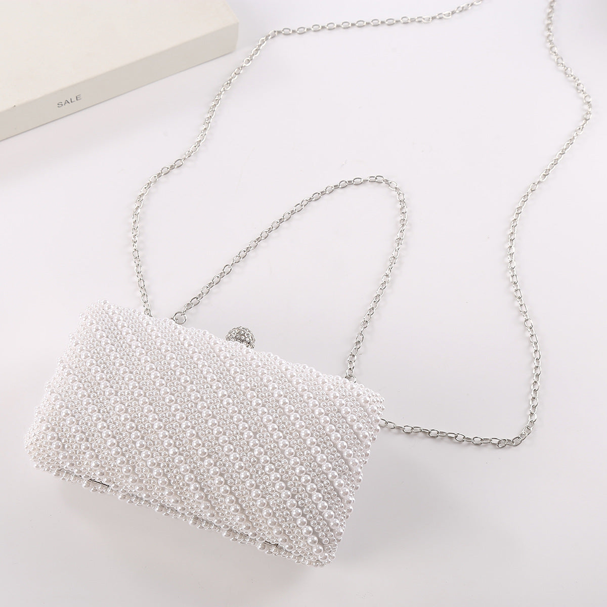 Women's Pearl Clutch Temperament Embroidery Dinner Diamond Evening Bags