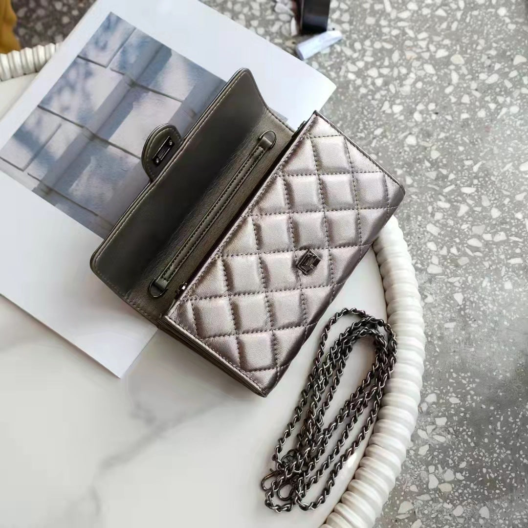 Unique Classy Cowhide Multiple Slots Zipper Handbags