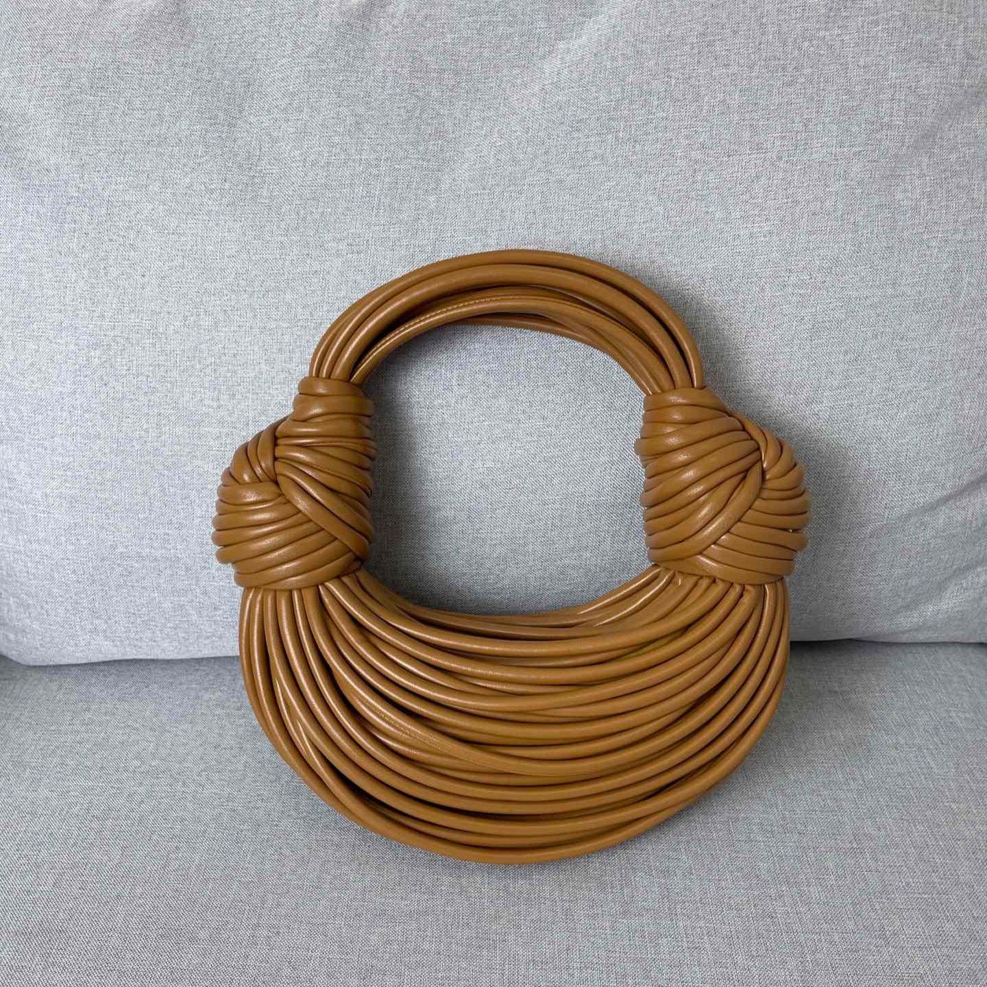 Women's Trendy Knotted Woven Hand-held Fashionable Bread Handbags