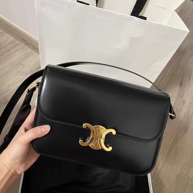 Women's Attractive Classic New Retro Tofu Shoulder Bags