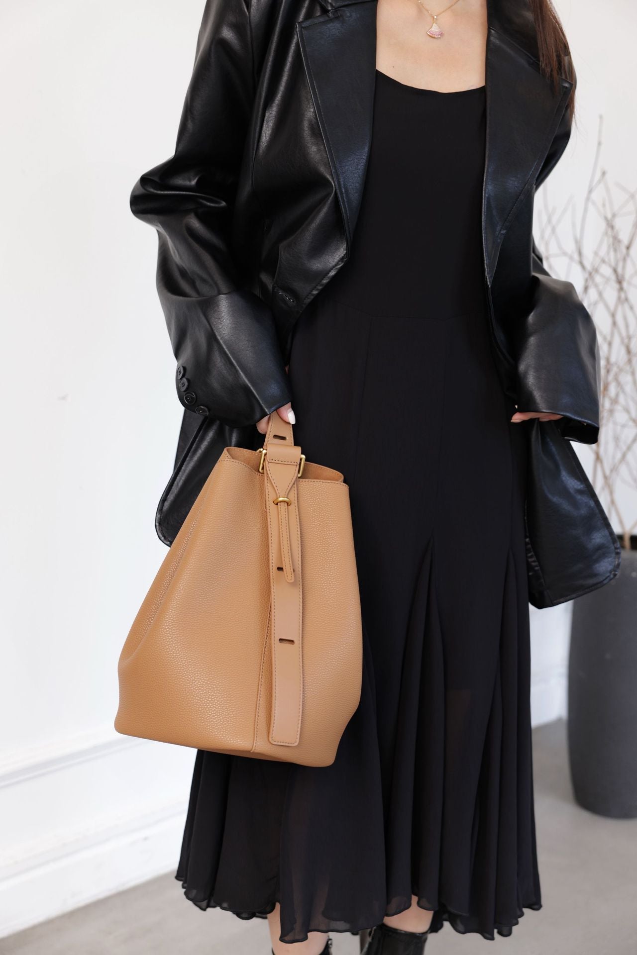 Women's Niche Designer Cowhide Wandering High-grade Large Shoulder Bags