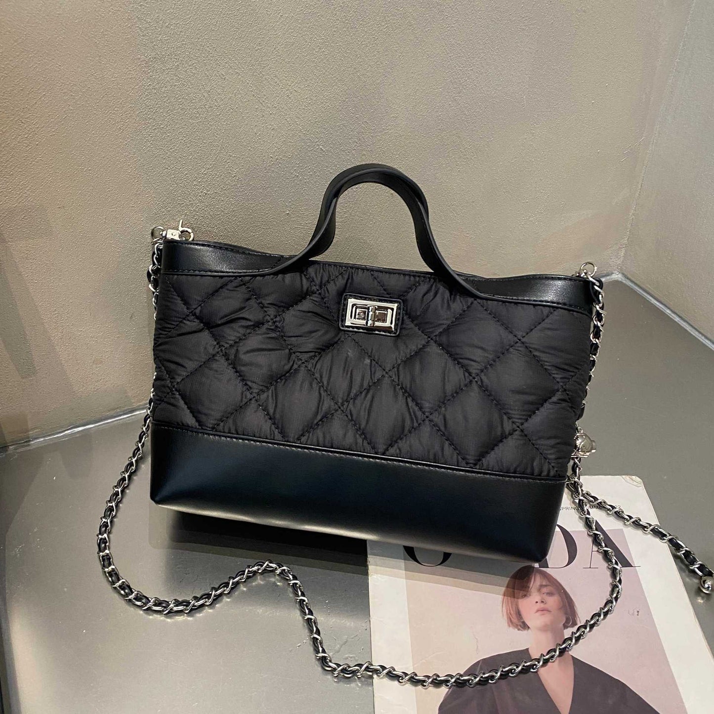 Beautiful Women's Fashion Simple Portable Chain Shoulder Bags