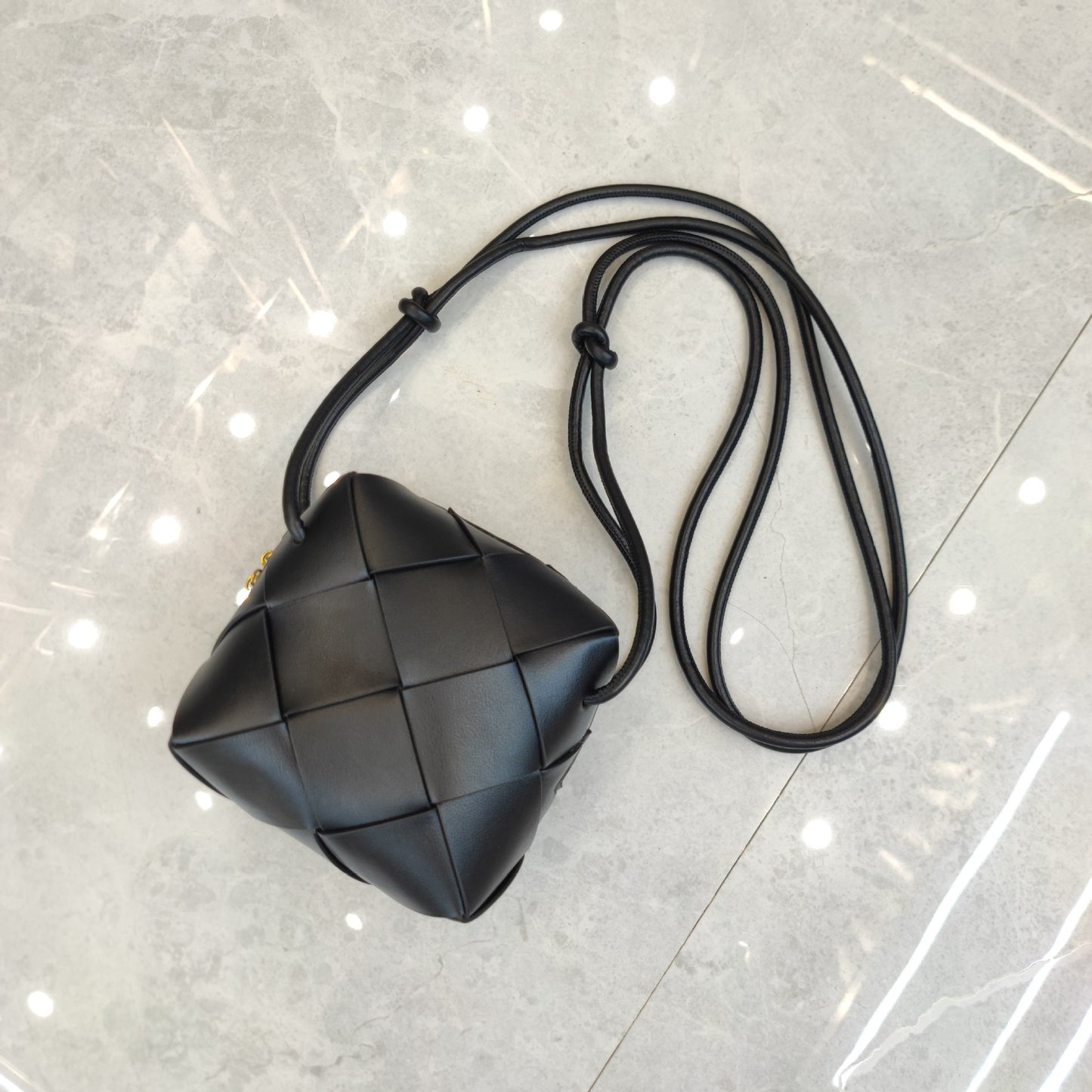 Women's Cowhide Hand-woven Fashion Trendy Bends Hitches Shoulder Bags