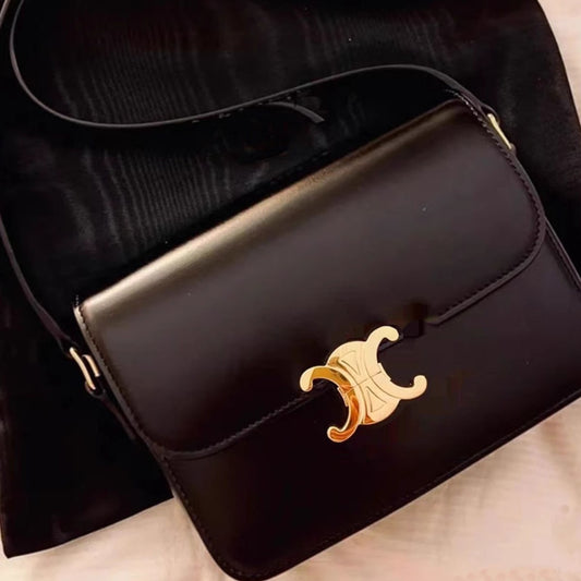 Women's Attractive Classic New Retro Tofu Shoulder Bags