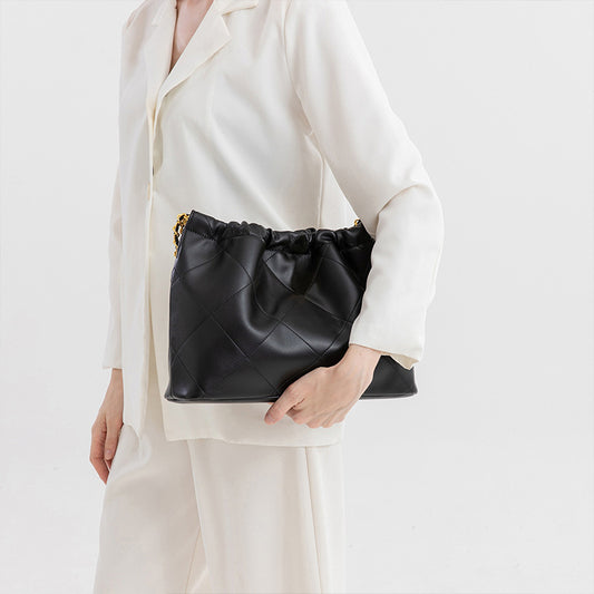 Style Female Large Capacity Commuter Chain Shoulder Bags