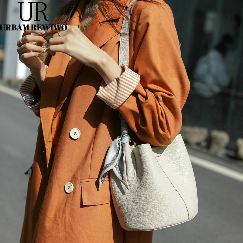 Trendy Women's Genuine Leather Niche Vegetable Handbags