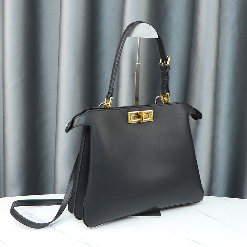Luxury High-grade Metal Catch With Cat Shoulder Bags