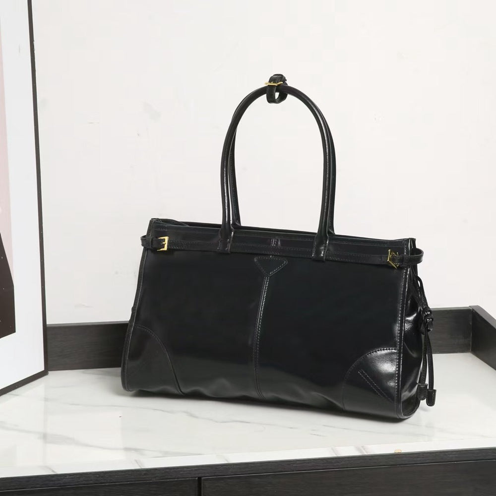 P's Portable Oil Wax Underarm Retro Handbags