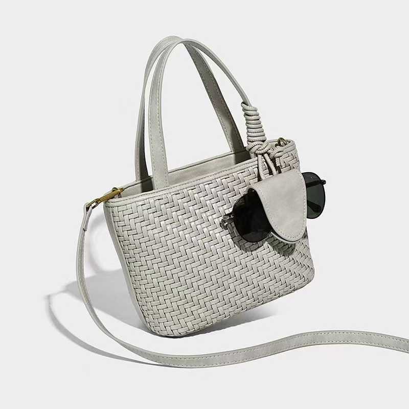 Unique Stylish Popular Design Hand-woven Fashion Handbags