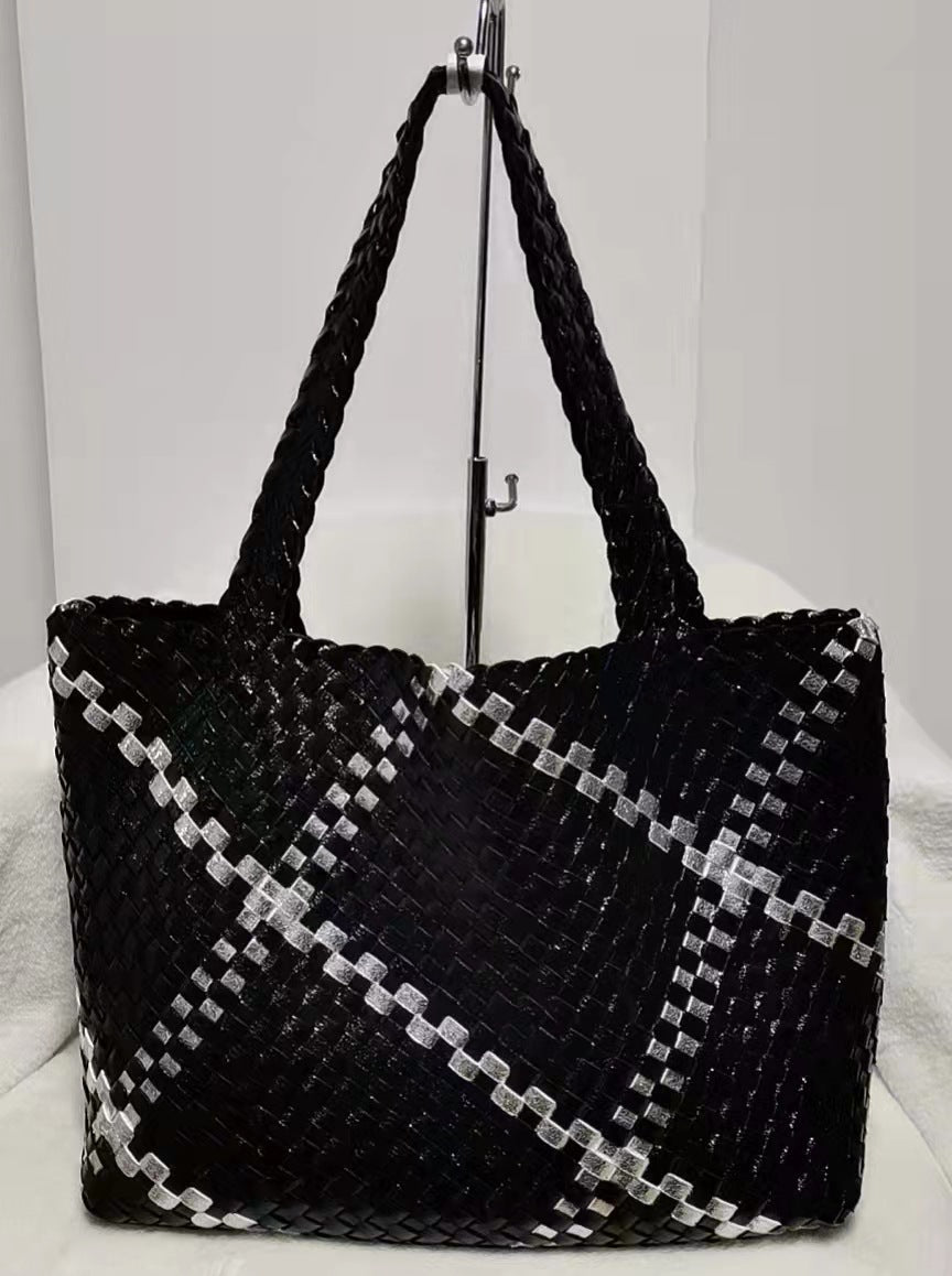 Snake Pattern Color Matching Hand-woven Mother Shoulder Bags