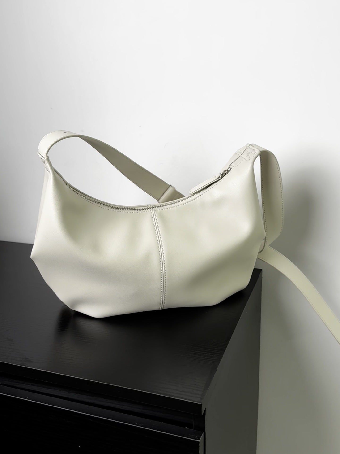 Women's Retro Leather Underarm Suede Dumpling Shoulder Bags