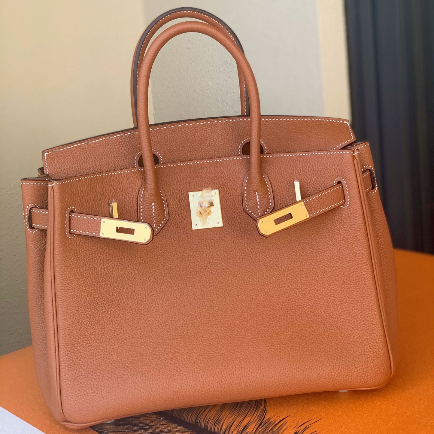 Women's First Layer Cowhide Lychee Pattern Leather Fashion Handbags