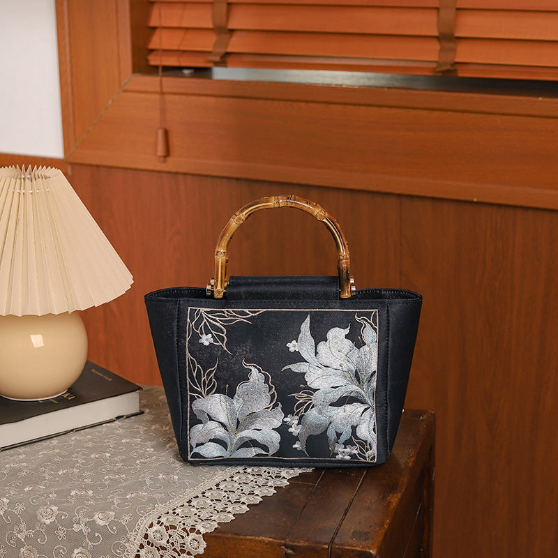 Comfortable Embroidered Chinese Style Cheongsam Banquet Handbags