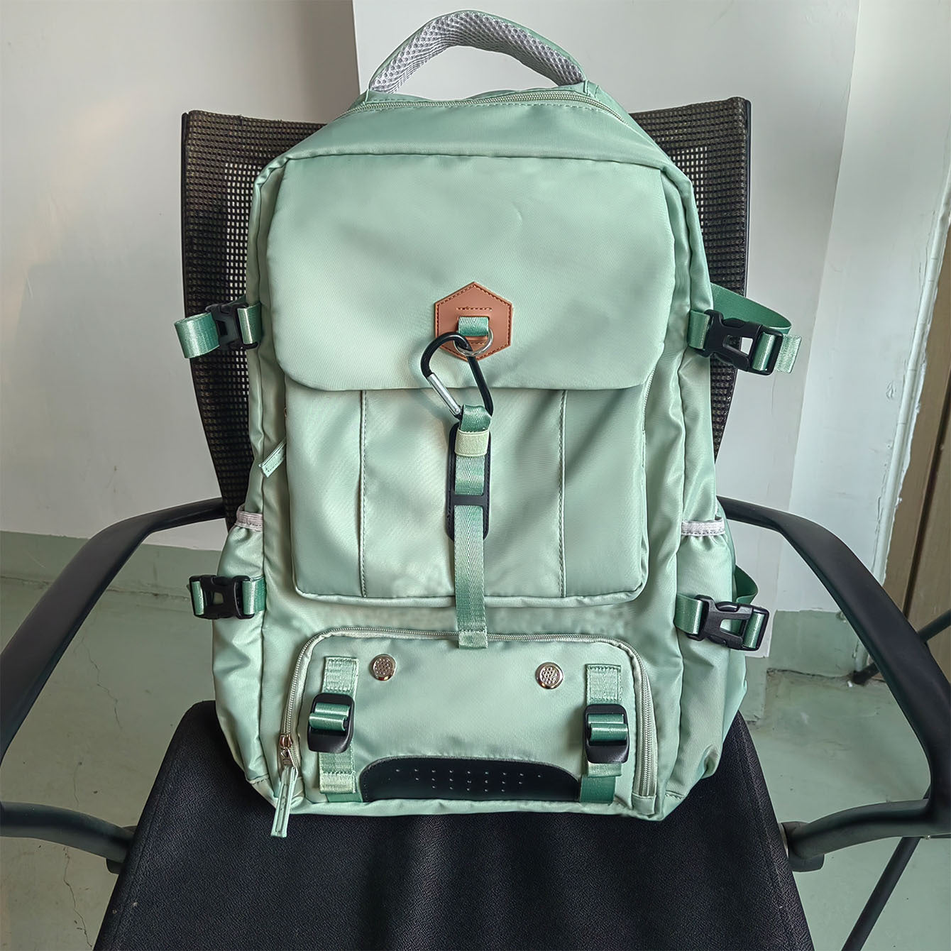 Men's Large Capacity Waterproof Business Trip Hiking Backpacks